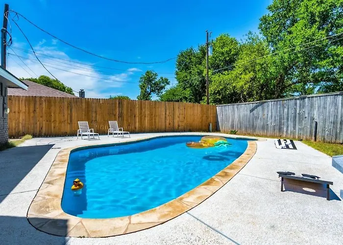 The Sinatra - Fun 5bd Huge Pool Game Holiday home