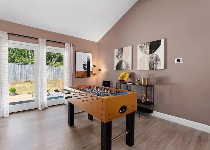 The Sinatra - Fun 5bd Huge Pool Game Holiday home *