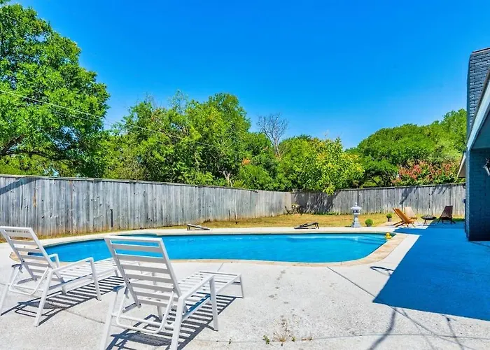 The Sinatra - Fun 5bd Huge Pool Game * Round Rock